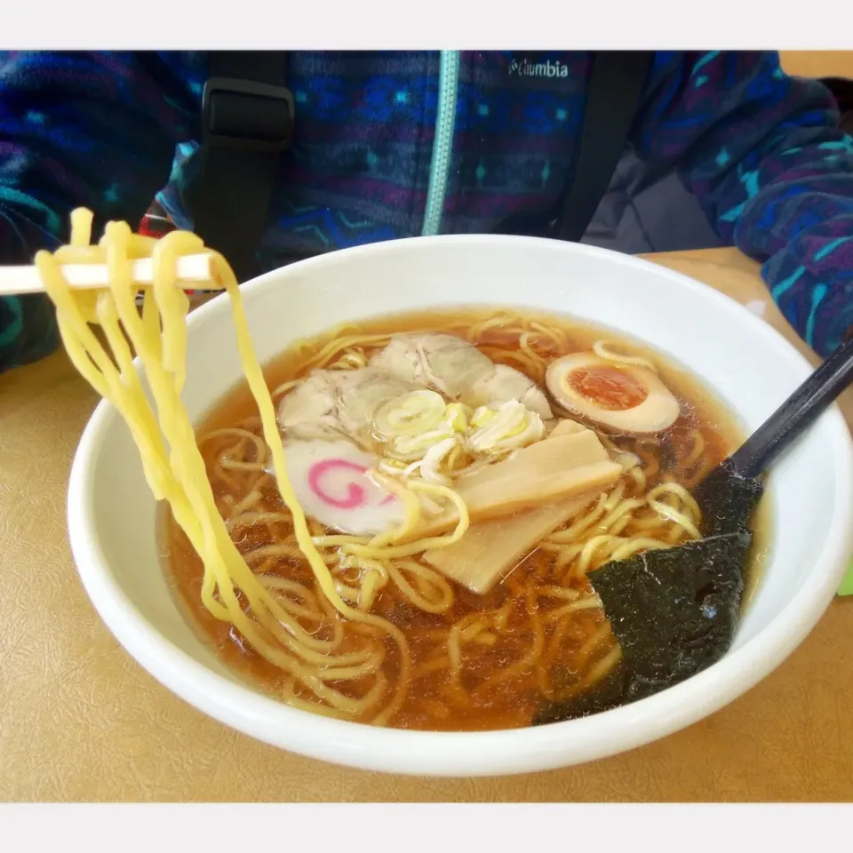 Snapdishの料理写真:醤油ラーメン
山形蔵王スキー場 大森レストラン|Takeshi  Nagakiさん