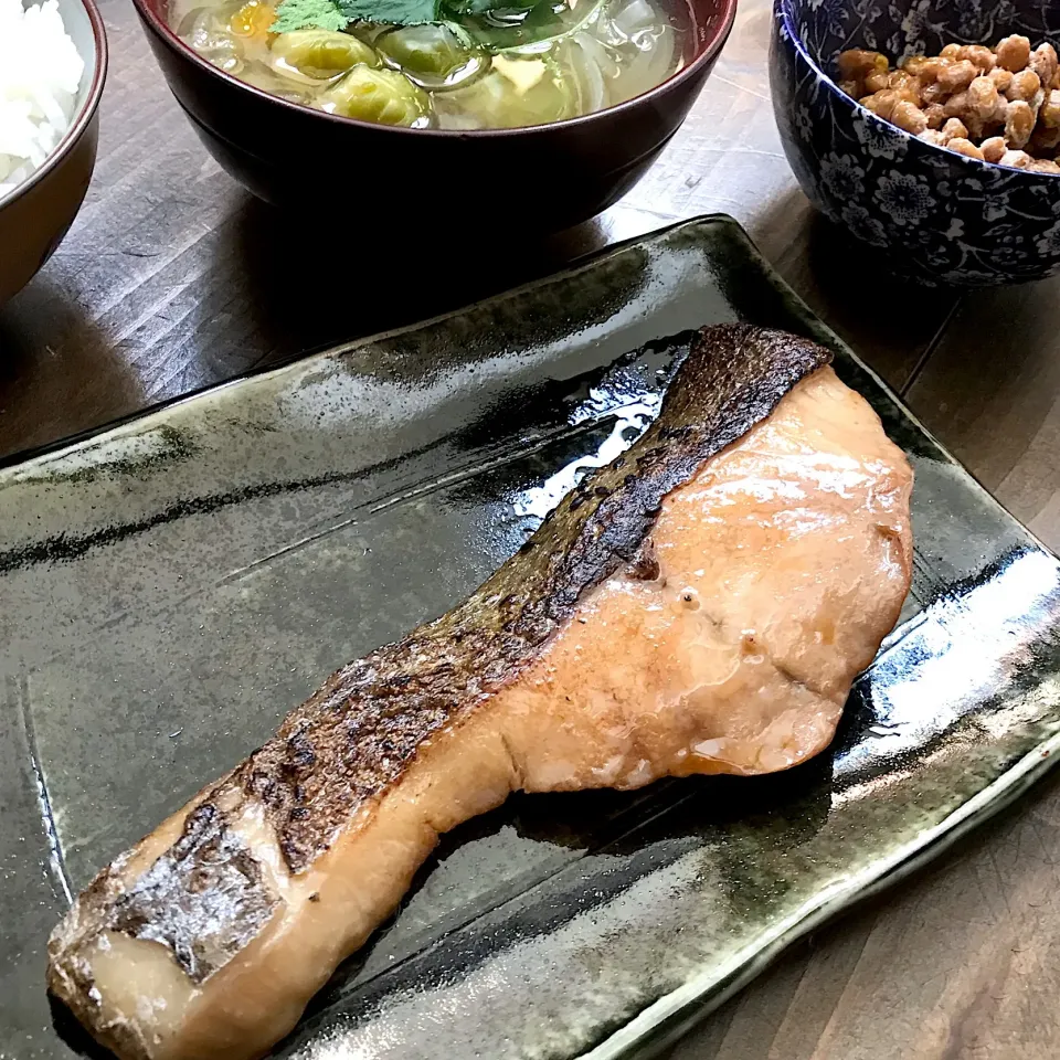 朝の焼き魚定食|koji toyodaさん