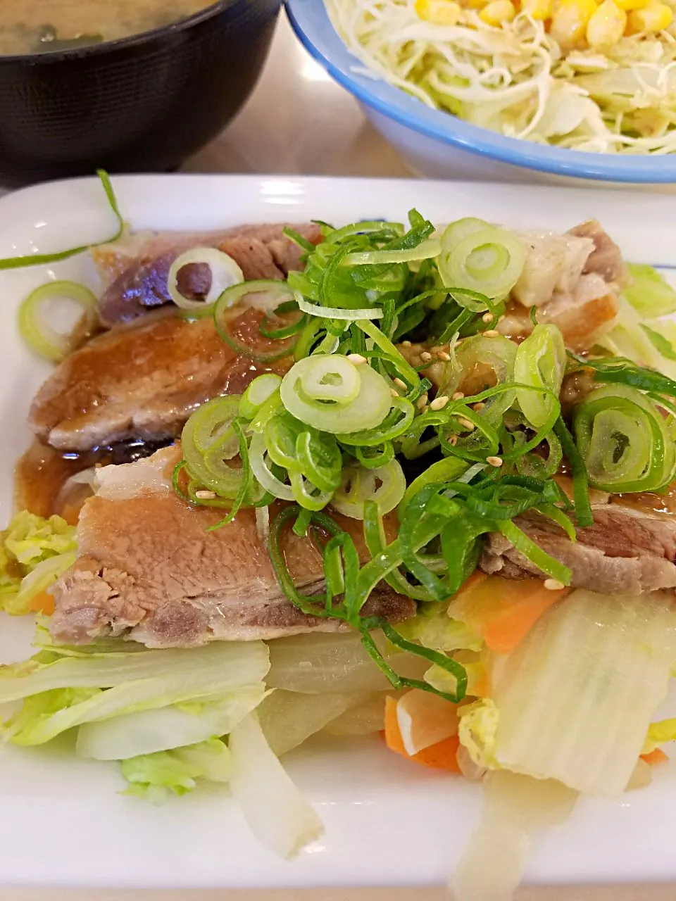 Snapdishの料理写真:ふわとろ豚と温野菜定食|nobさん