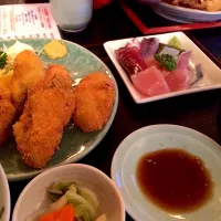 Snapdishの料理写真:カキフライ定食|aki&haru&natsuさん