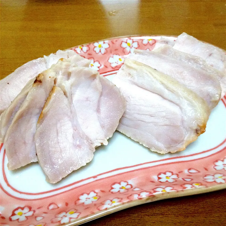 ヨッチャンさんの料理 いつものローストポーク再び🐖  小さい豚のモモ肉なんだけどチャレンジしてみました❤️|まいりさん