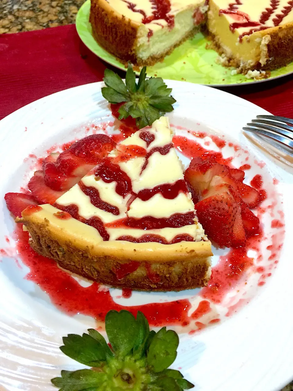 Home Strawberry 🍓 Swirl Cheesecake with Strawberry 🍓 Purée|Alma's Home Kitchenさん