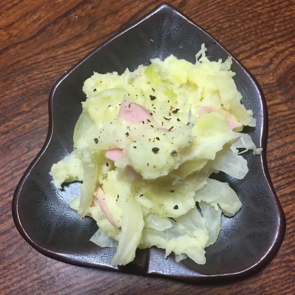 Snapdishの料理写真:チーズ入りマッシュサラダ🍳|めいこさん