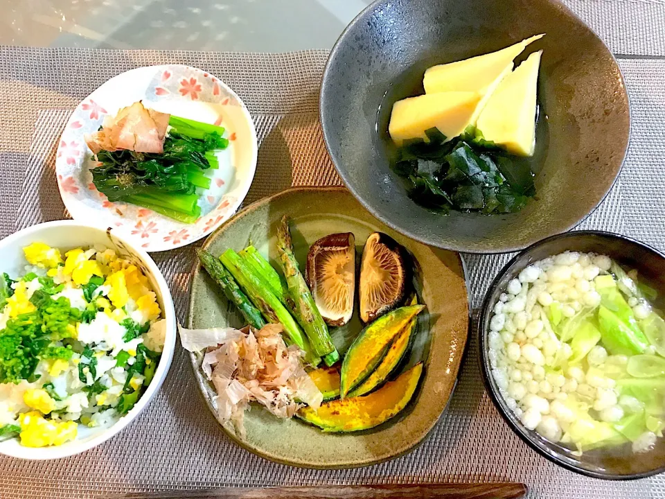 菜の花ご飯
春キャベツの味噌汁
若竹煮
椎茸、カボチャ、アスパラガスの素焼き
小松菜のおひたし|Katsuya Kudoさん