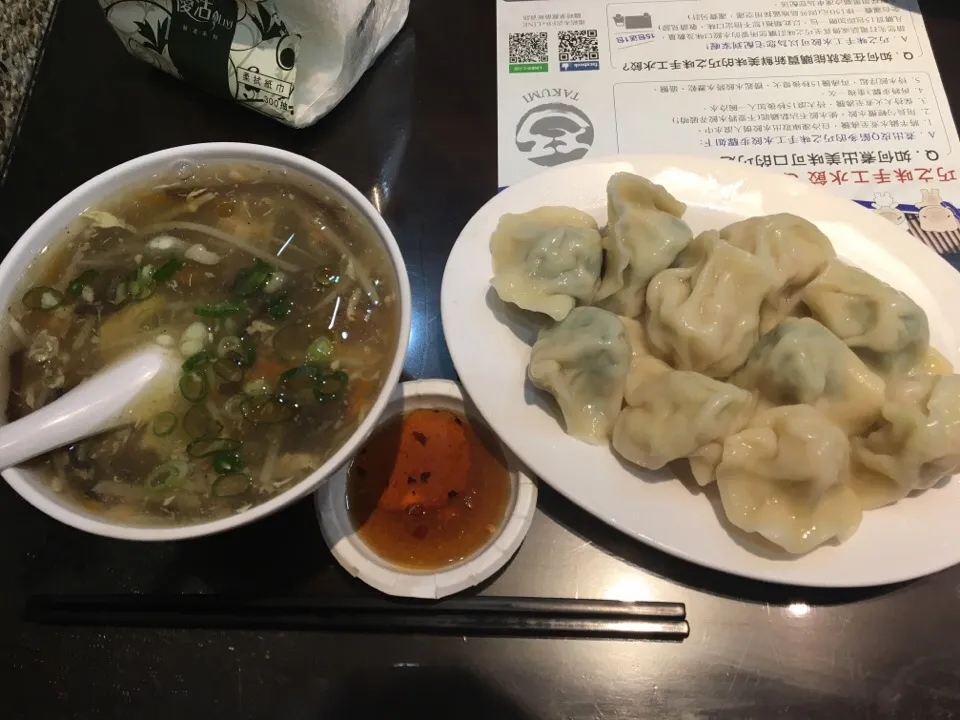 招牌水餃、韭菜水餃、酸辣湯|PegaOさん