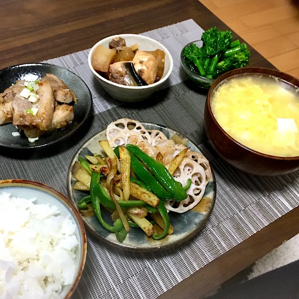 ピーマンとじゃがいものカレー粉炒め
白だしのかきたま汁豆腐入り|たまさん