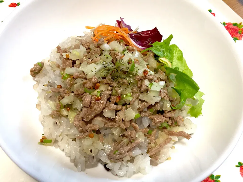 ラープごはん(🇹🇭や🇱🇦の名物料理)😋
半分蒟蒻の糖質オフ雑穀ごはん🍚で😊|yumyum😋さん