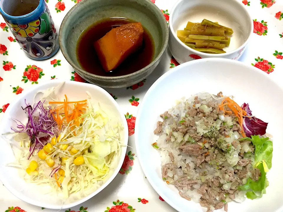 ラープご飯🇹🇭🇱🇦
かぼちゃの煮付け
ブロッコリー茎のおかか浸し
12品目のサラダ🥗|yumyum😋さん