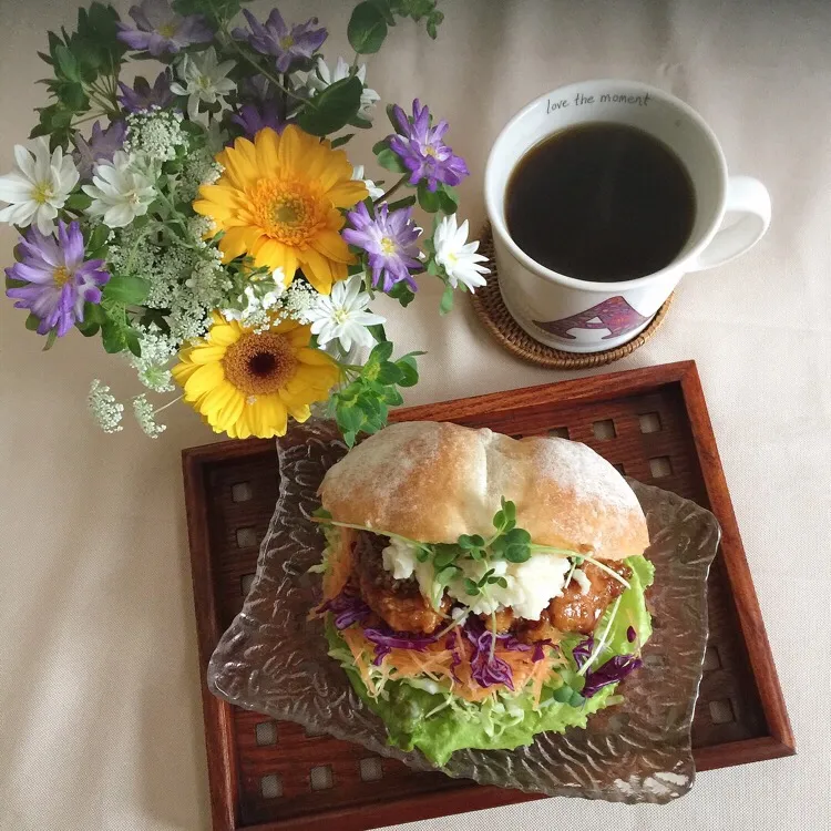 Snapdishの料理写真:3/20❤︎照焼きチキン&マッシュポテト白パンサンド
#晩ごはん #おうちカフェ #おうちごはん #白パン #サンドイッチ|Makinsさん