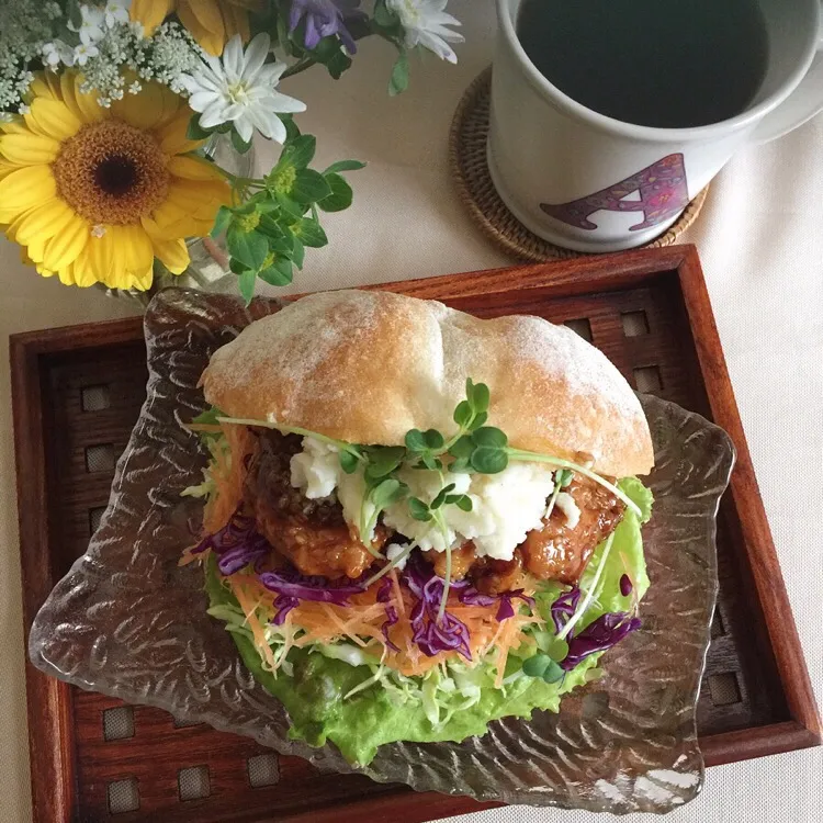 3/20❤︎照焼きチキン&マッシュポテト白パンサンド
#晩ごはん #おうちカフェ #おうちごはん #白パン #サンドイッチ|Makinsさん