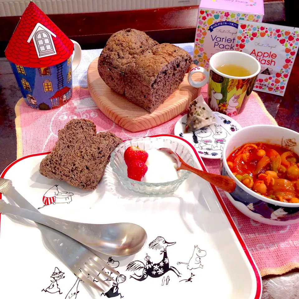 Snapdishの料理写真:おうちムーミンカフェ🌲でフルーツハーブティー🌿アップルスプラッシュ🍎|naonaomimichanさん