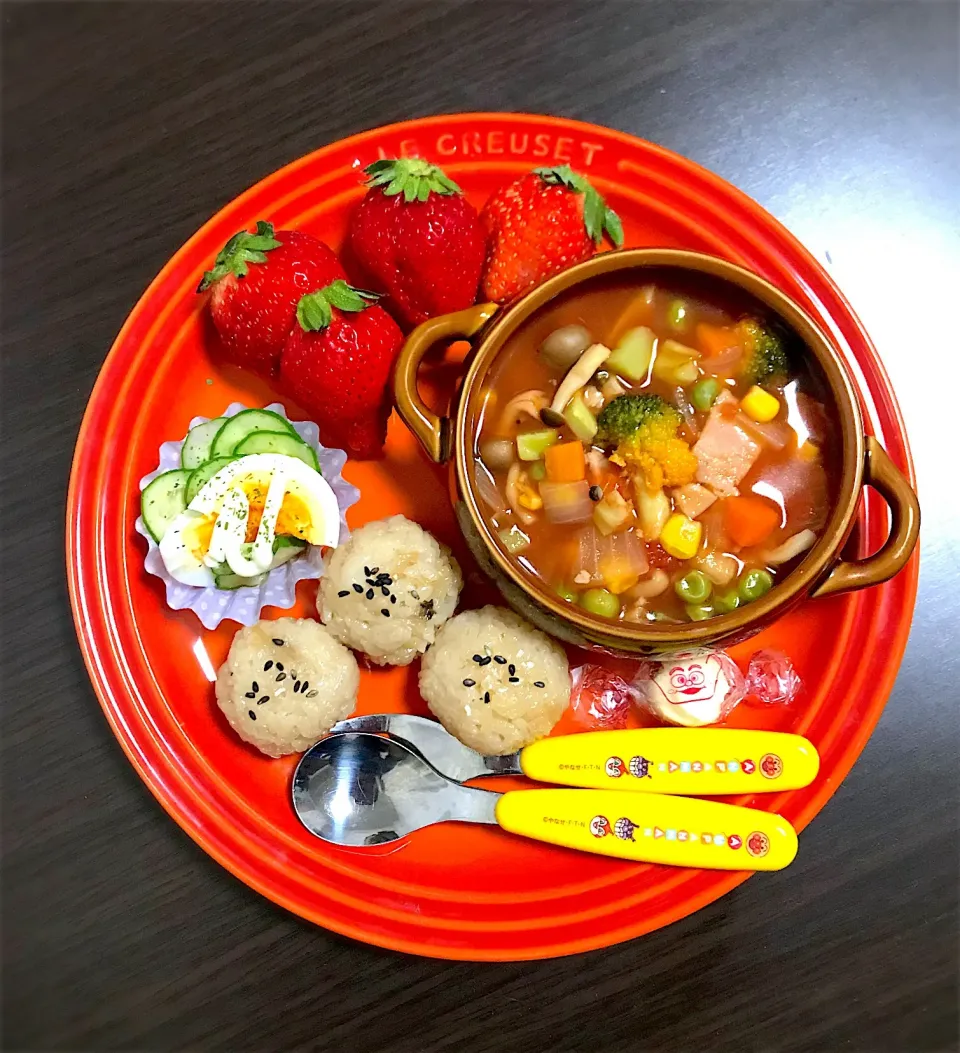 Snapdishの料理写真:3/20❁息子 夜ごはん⭐️
野菜たっぷりミネストローネ🍅🥦
鳥五目御飯
ゆで卵ときゅうり🥒
アンパンマンチーズ
いちご🍓|つんさん