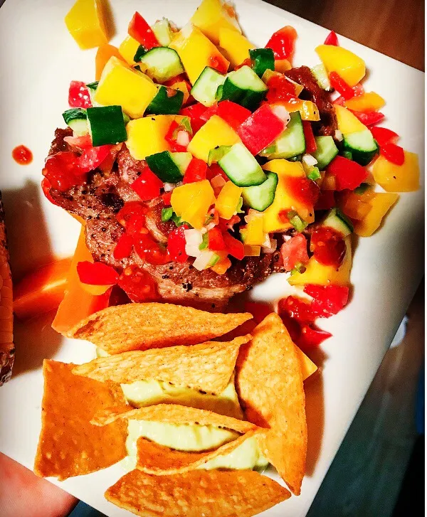 Pork chops and mango salsa|Nachaz Kitchenさん