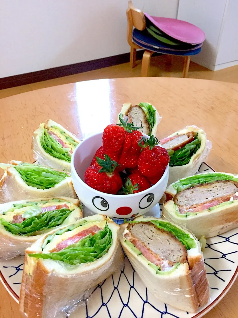 サンドイッチ🥪卵&メンチカツ|ふみぃさん