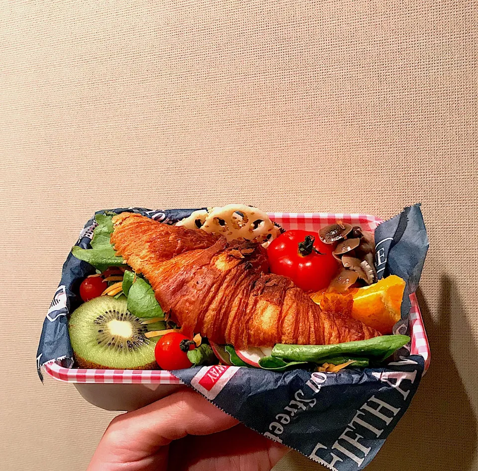 Snapdishの料理写真:#アスリート弁当 #クロワッサンサンド|n_nさん