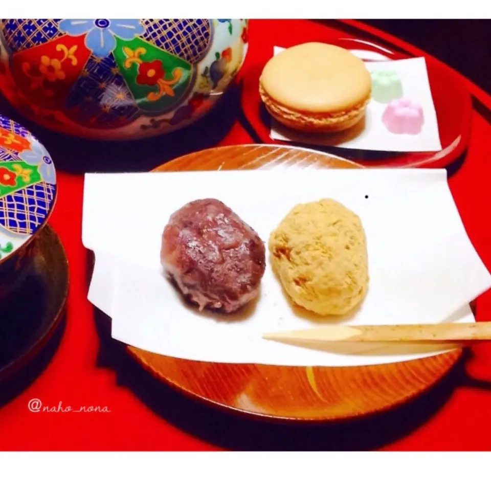 Snapdishの料理写真:お彼岸に “ぼたもち”と“きな粉餅” #和スイーツ  #ぼた餅 #おはぎ  #お彼岸|naho_nonaさん