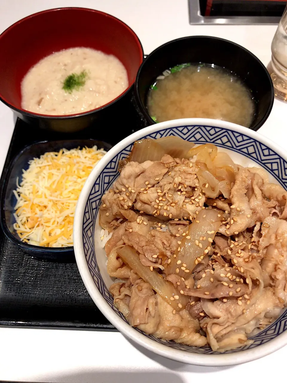 Snapdishの料理写真:豚丼 チーズ とろろセット|るみおんさん