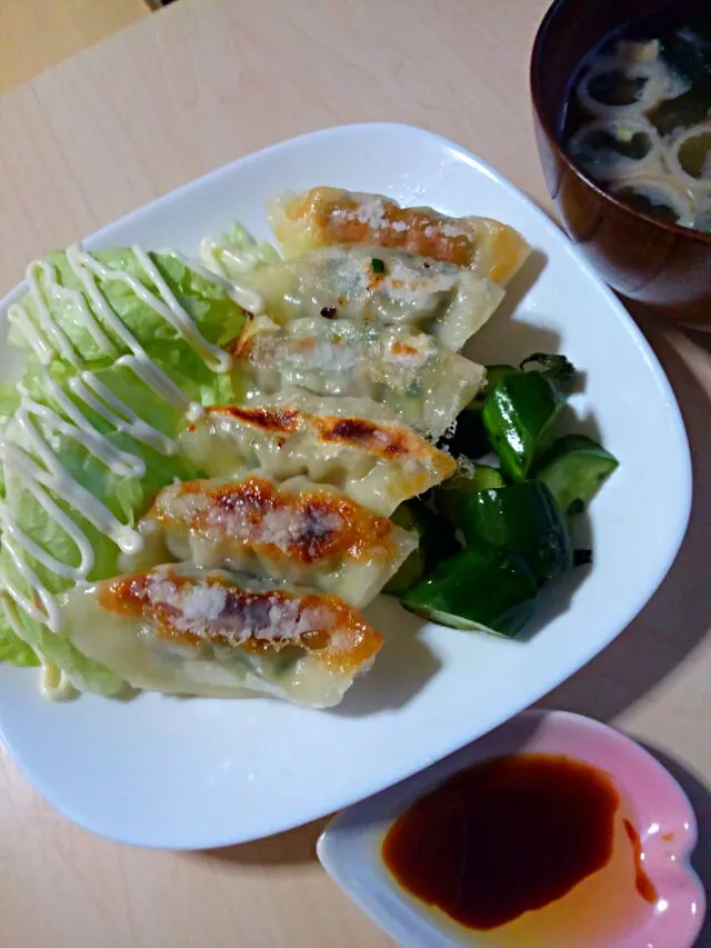 焼き餃子　(｡･_･`｡)ﾅﾝｶﾏｽﾞｲ|みるくここあさん