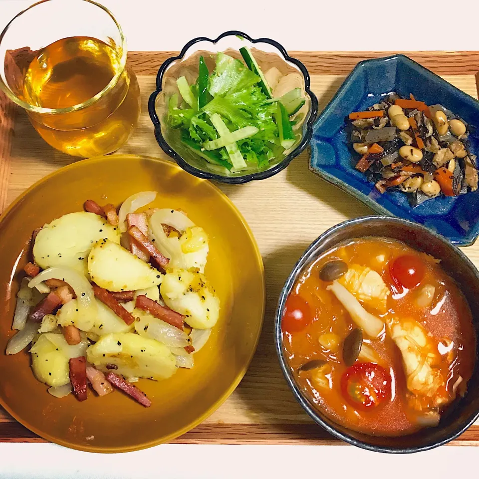 ジャーマンポテト／ささみと春雨と野菜のパプリカスープ／レタスときゅうりの酢の物／ひじきと大豆の煮物|mogwaiさん