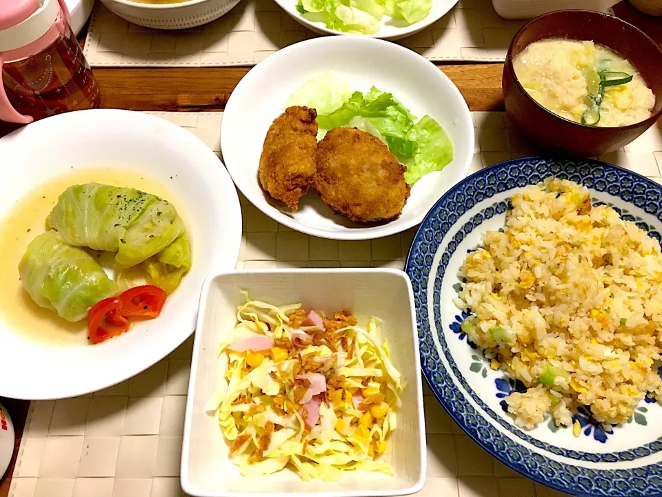 コールスローサラダ🥗
メンチカツ
チャーハン
ロールキャベツ
キャベツのかきたま汁|ニーナさん