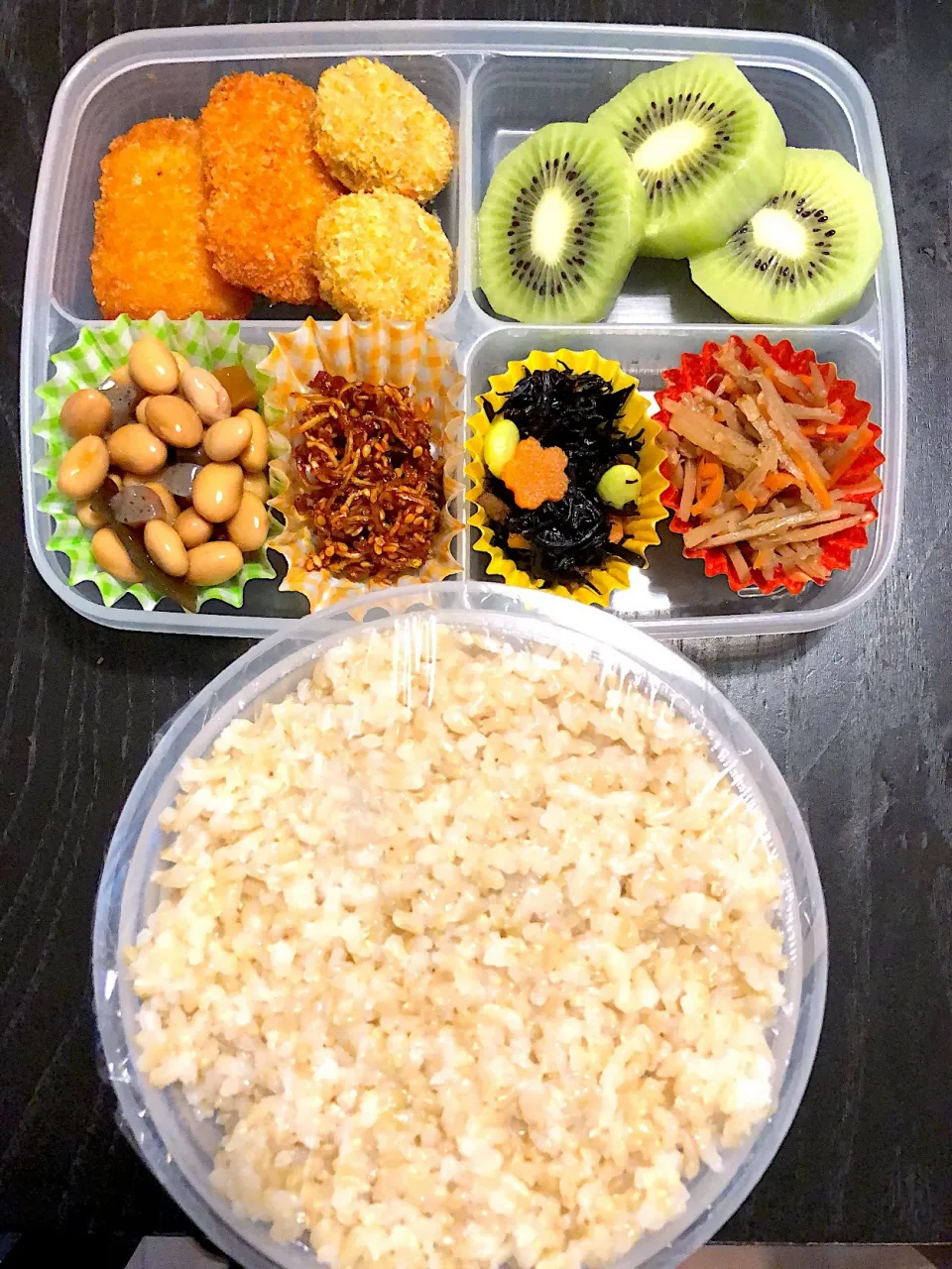 ある日の息子のお弁当！(*^_^*)冷凍食品を上手く使いこなして！笑#お弁当 #冷凍食品使用だけどアレンジして  #玄米ごはん#ピリ辛のジャコ炒め|Hi-Niさん