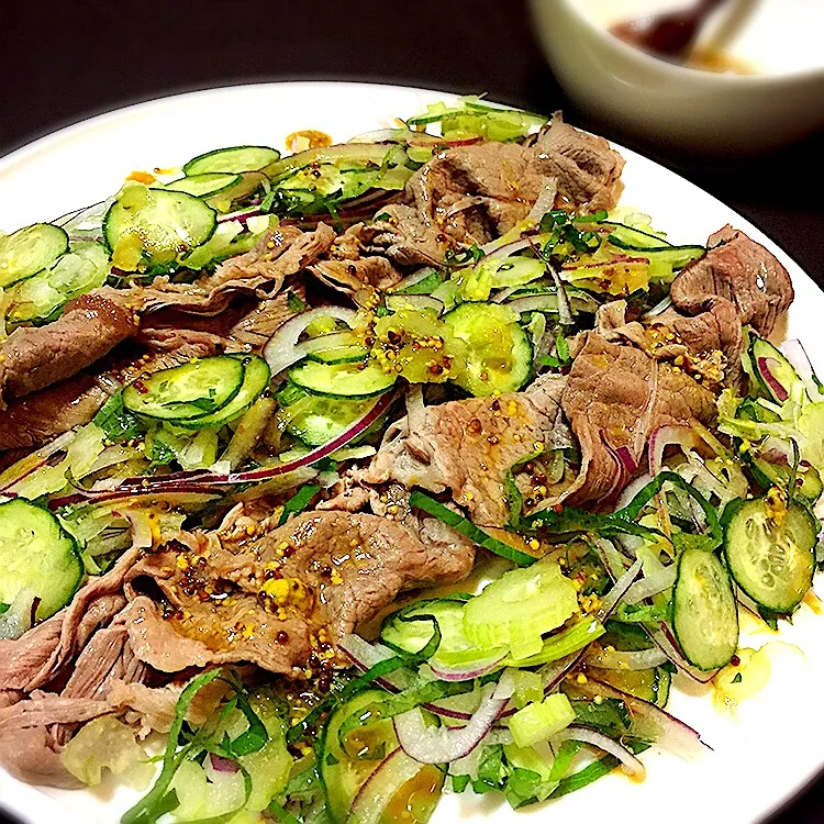 冷しゃぶサラダ。マスタード醤油ドレッシング🥗|きょーこさん