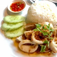 fried squid with garlic and pepper (Thai style)|sittikornさん