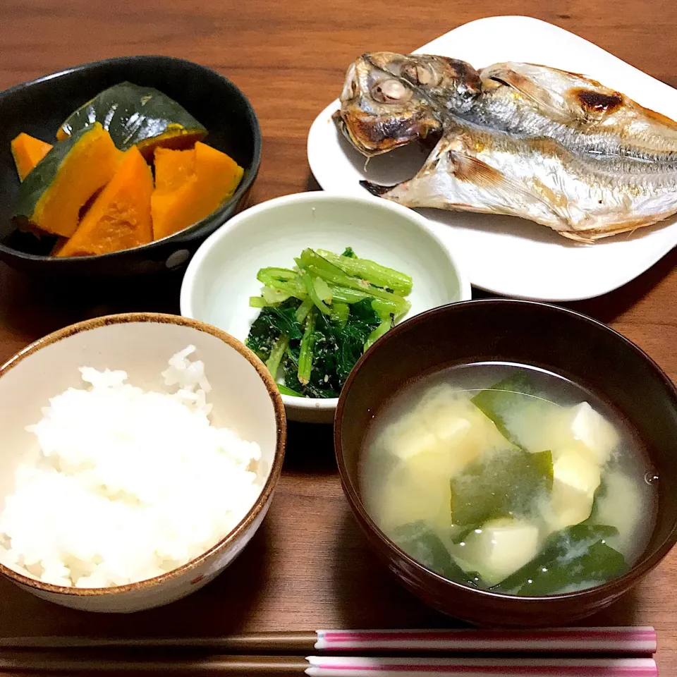 #土鍋ごはん 
 #あじの干物 
 #かぼちゃの煮物 
 #小松菜の胡麻和え 
 #豆腐とわかめの味噌汁|まきさん