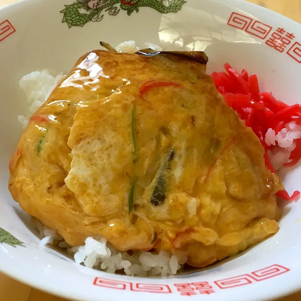 本日の賄い  昼ごはん かに玉丼≧(´▽｀)≦☀️☀️☀️ やったあ。また中華ｷﾀ━(ﾟ∀ﾟ)━!|ぽんたさん