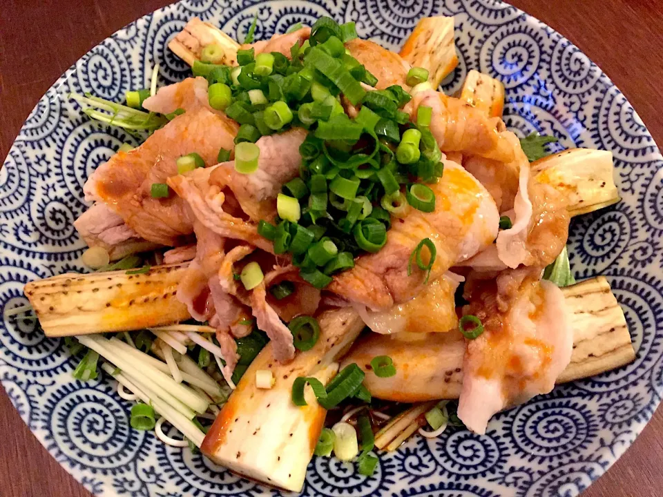 豚とナスのピリ辛ゴマだれ豆腐麺|ラーメンの小池さん