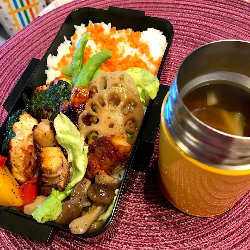 今日のお弁当🍱
肉巻き生麩🥓のお弁当
風が強くて寒く感じる朝
夜も寒いみたいだから
暖かくして出かけてね😌
さあ 週末、
頑張っていってらっしゃい👋😊|mokoさん