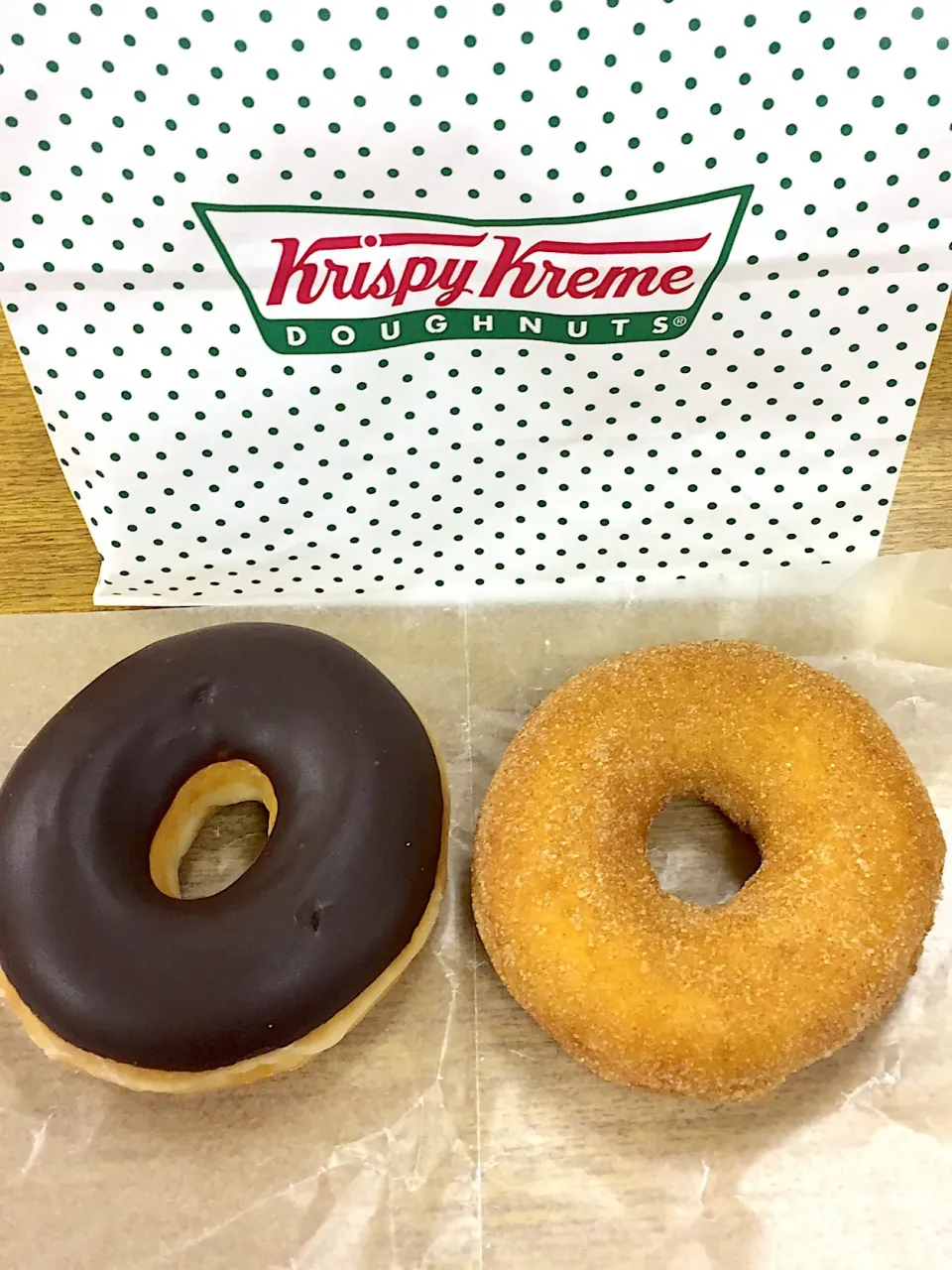 チョコグレーズド
シナモンシュガー
 #クリスピークリームドーナツ🍩|himeさん