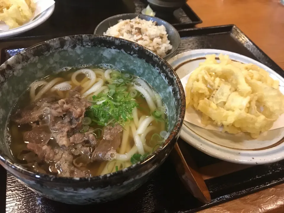 黒毛和牛の肉うどん、とりごぼう飯セット、ごぼうかき揚げトッピング|buhizouさん