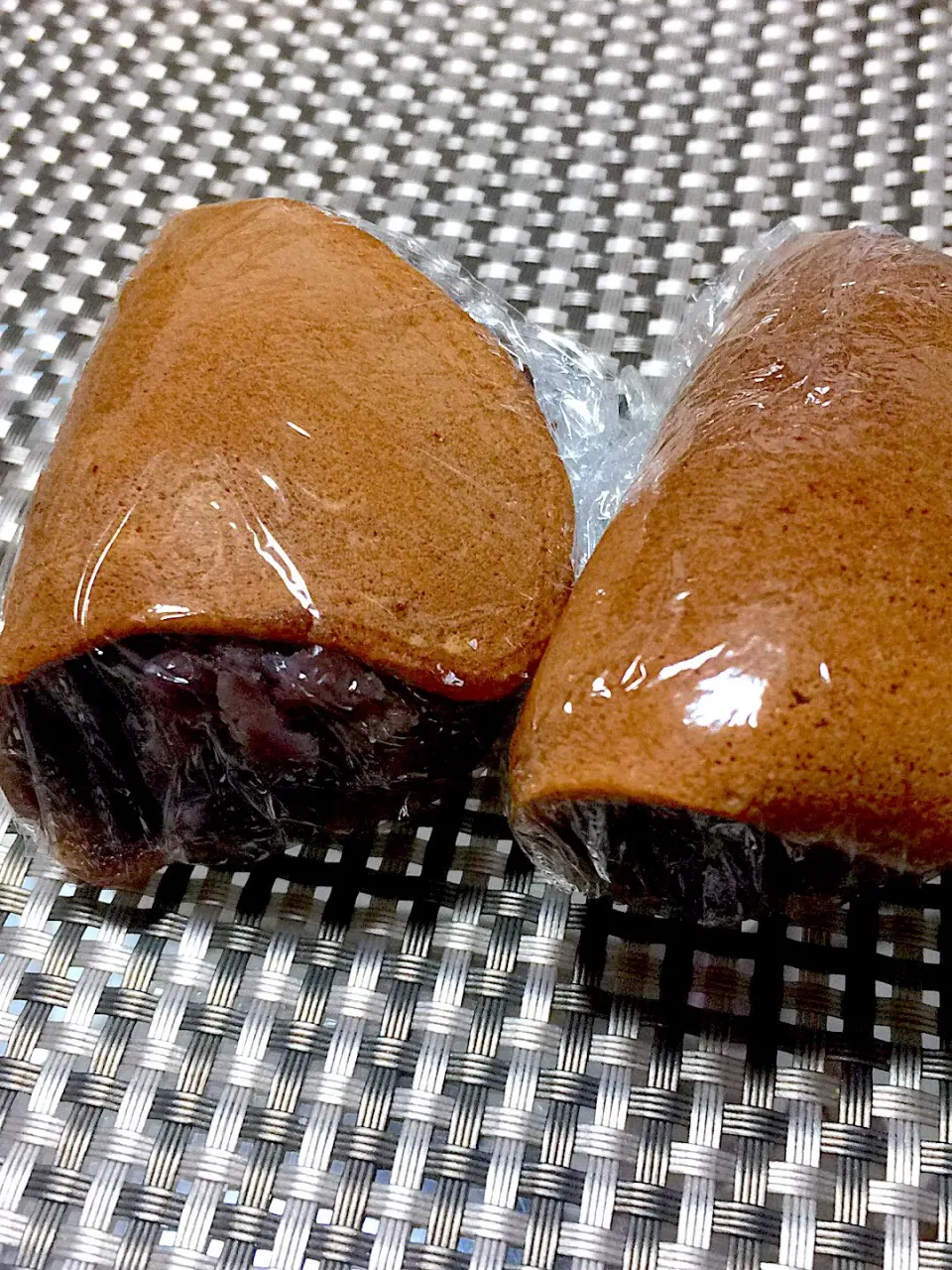 Snapdishの料理写真:甘さ控え目に餡子煮て、黒糖どら焼き作成💖 美味しく出来ました|Satomi Ichikawaさん