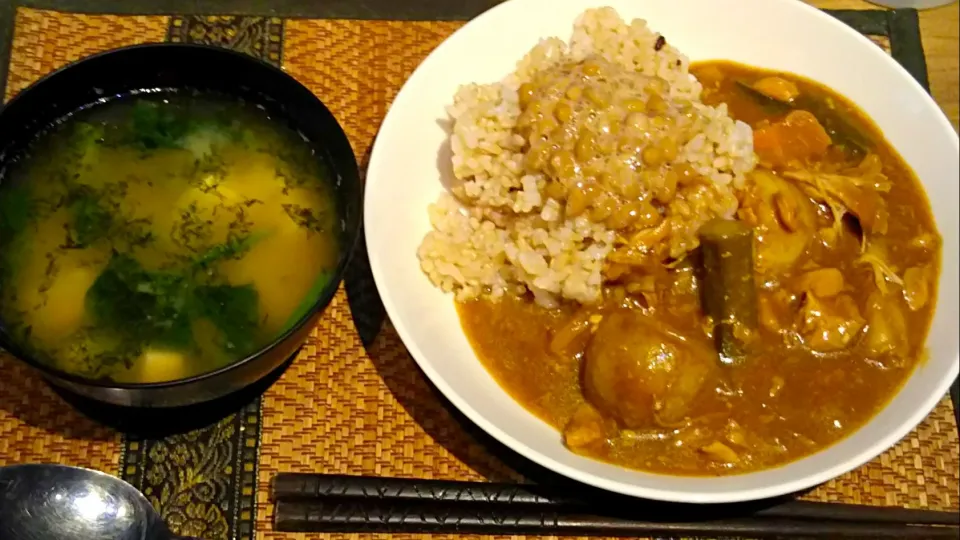 カレーライス＆ほうれん草の味噌汁|まぐろさん