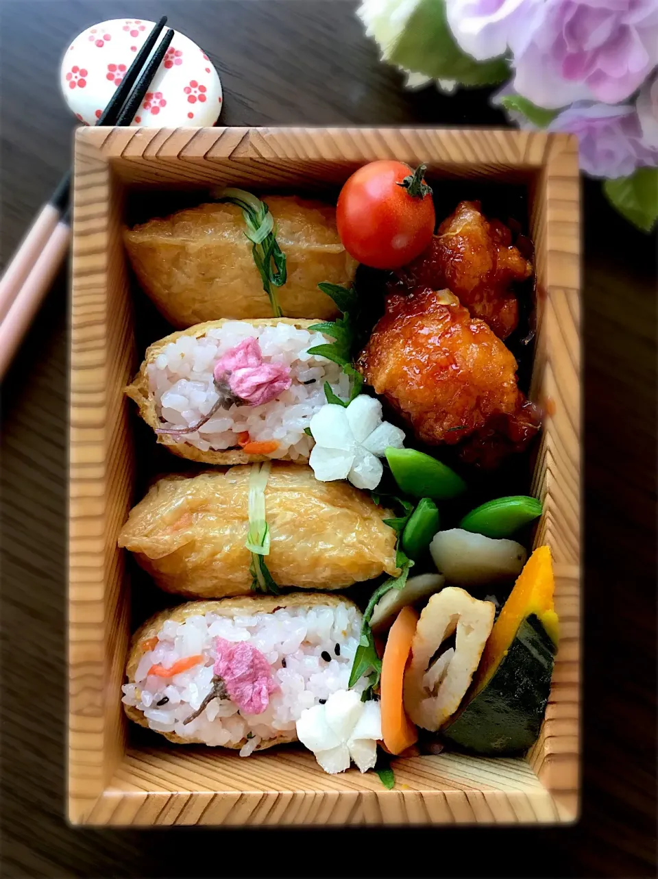 Snapdishの料理写真:稲荷寿司弁当|さえちゃんさん