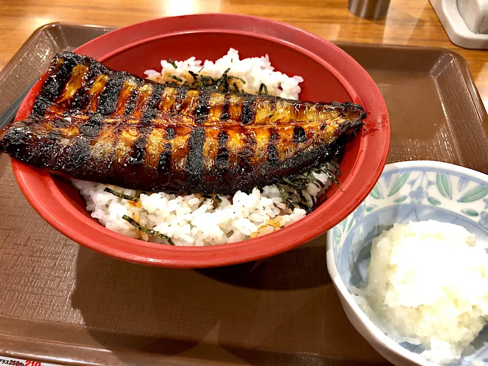 さんま蒲焼き丼|T. Wonderさん