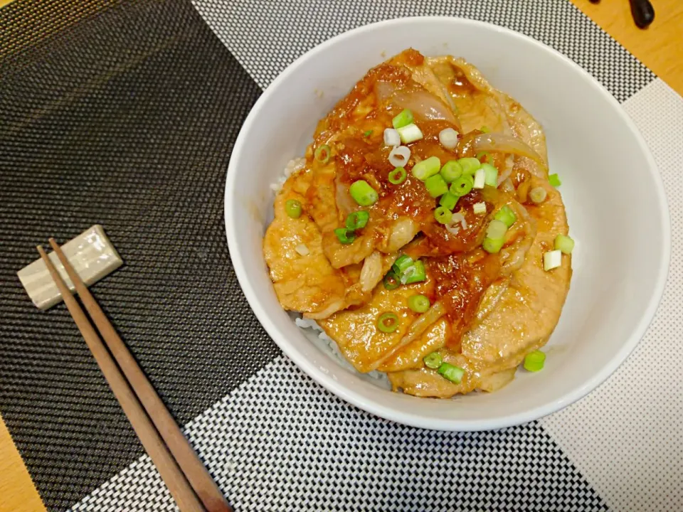 生姜焼き丼|こたろーさん