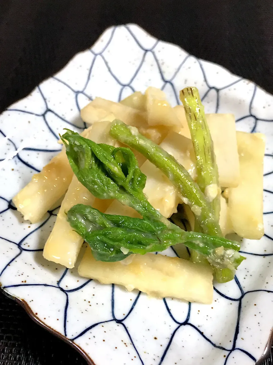 Snapdishの料理写真:ウドの酢味噌あえ😃ウドその３|あまねこ🌿さん