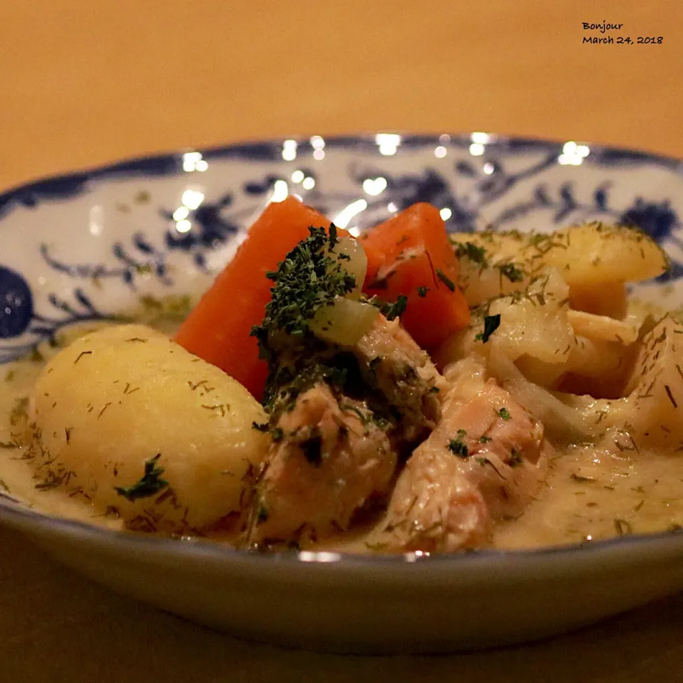 ロヒケイット🍲
フィンランド風サーモンの野菜煮込みスープ🥔🥕|yasuko murakamiさん