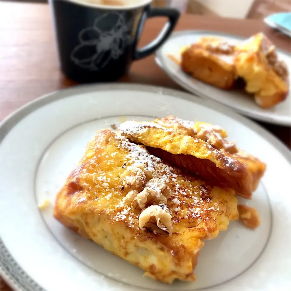 Snapdishの料理写真:デニッシュパンでフレンチトースト🥐☺️|ららさん