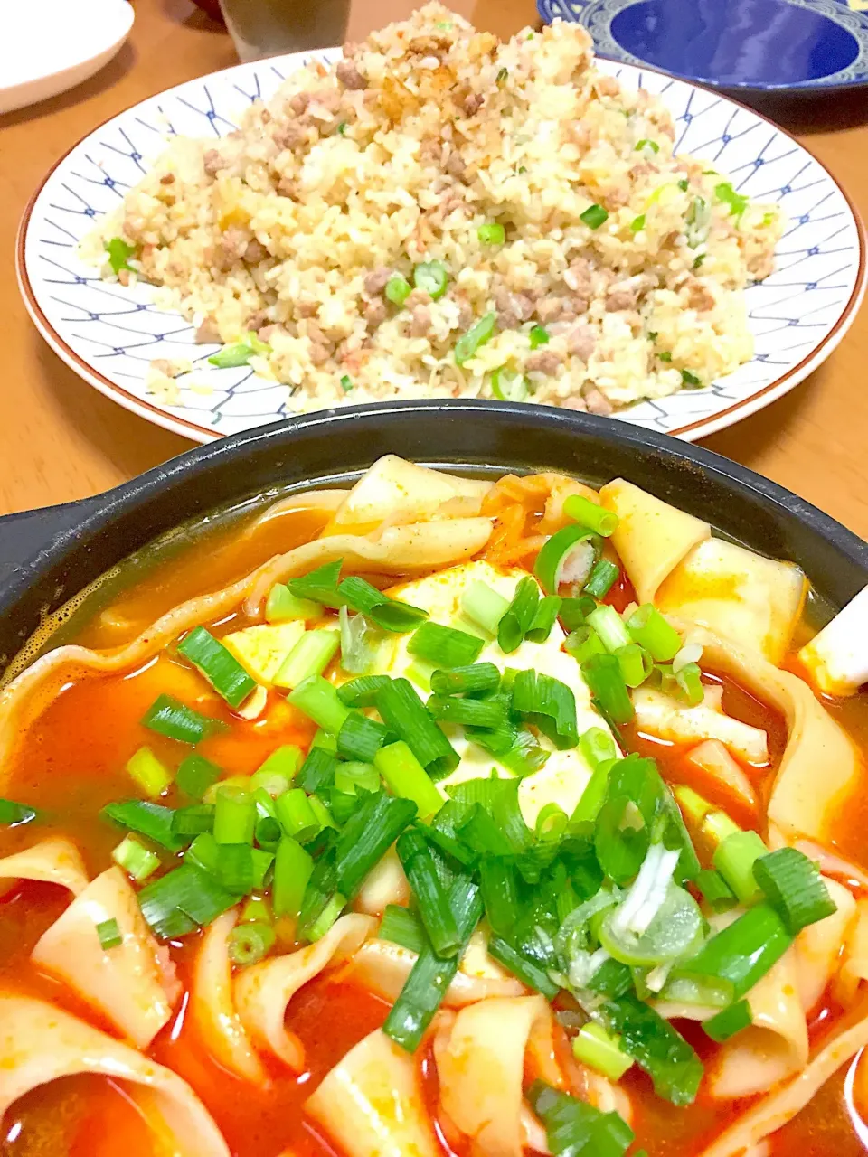 チャーハンと、豆腐チゲの旨辛うどん|ふみぃさん