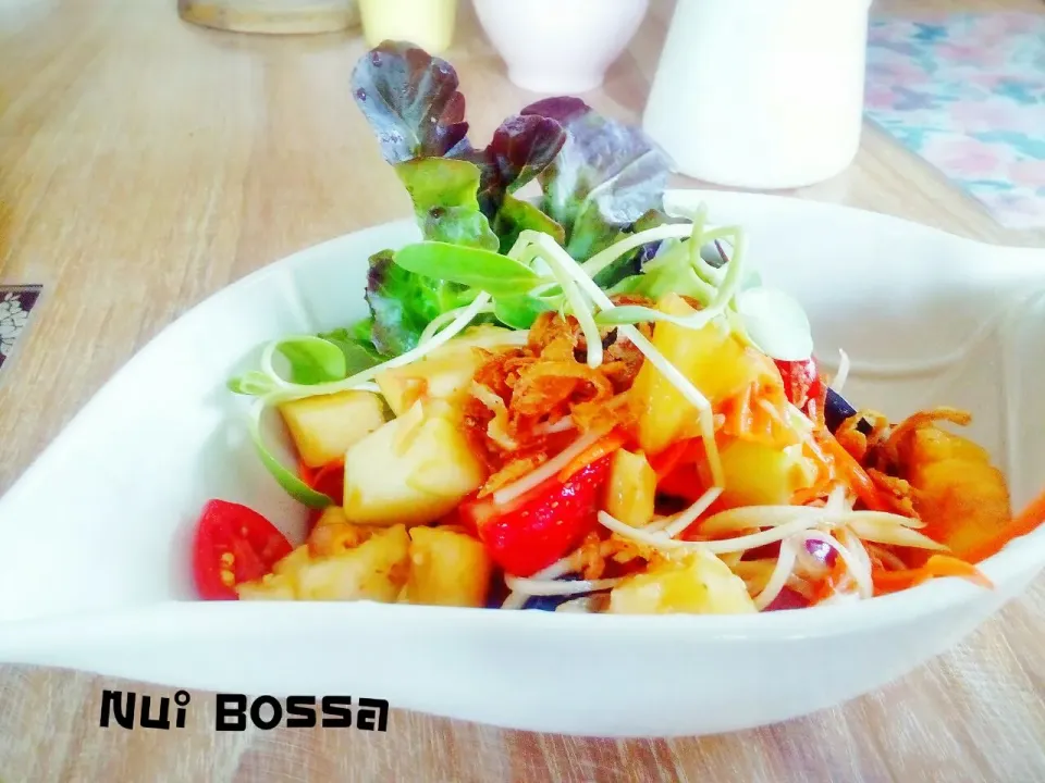 "Salad mix fruit🍓🍏🍉🍐🍑🍓"|nuibossa fb.Nui Bossaさん