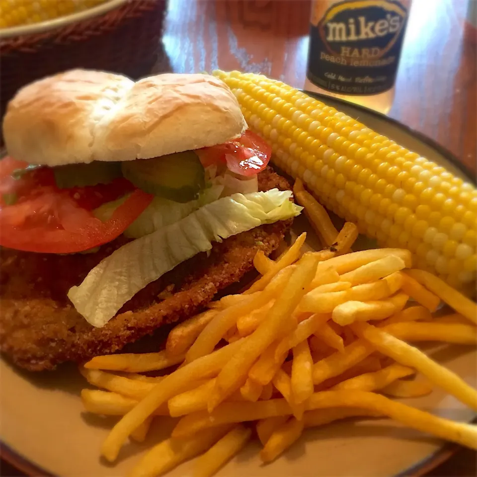 Hoosier breaded pork tenderloin|TJ McAfoosさん