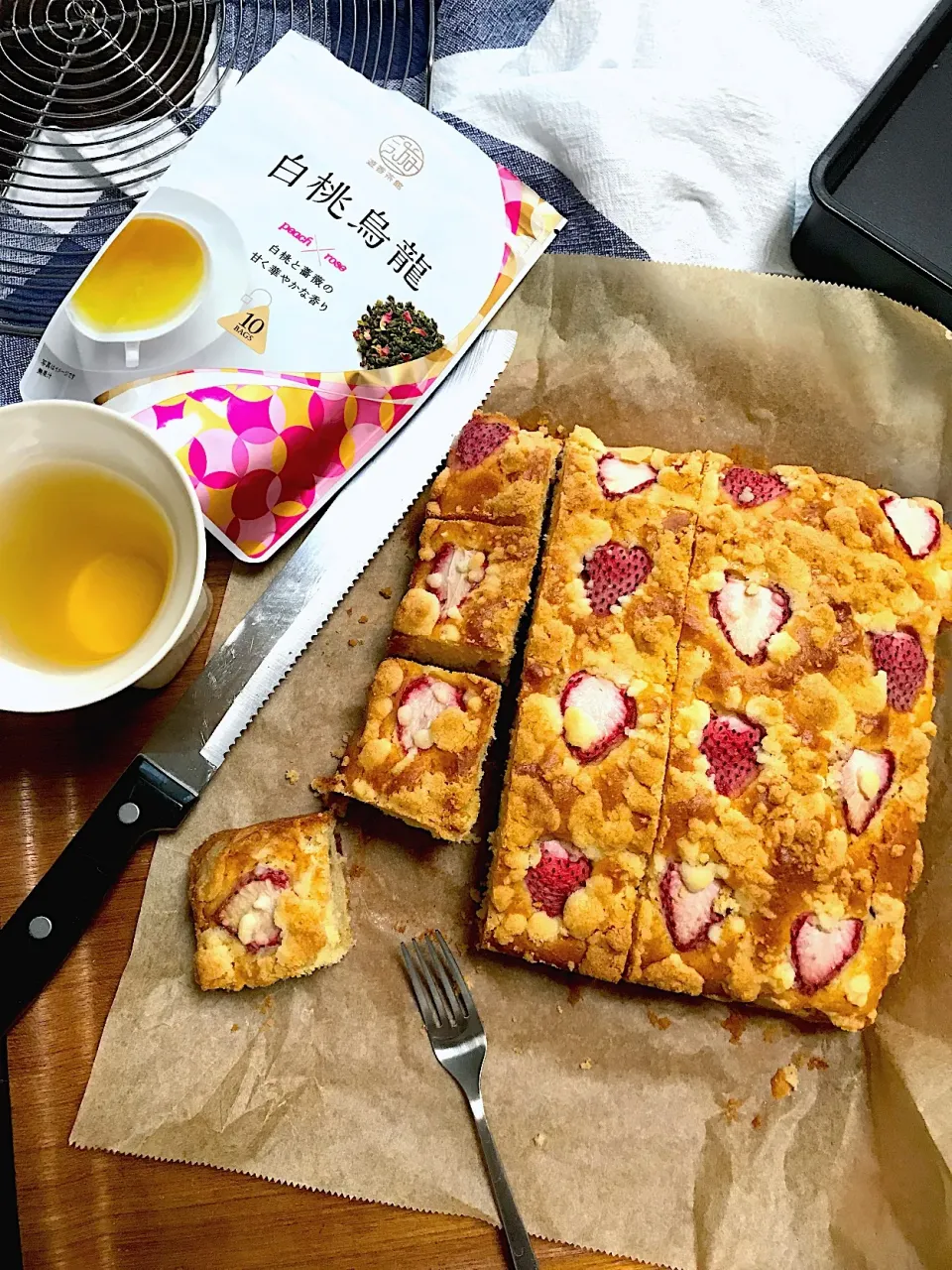 るん♪の料理  焼きっぱなし！いちごのクランブルケーキ🍓♪|るん♪さん