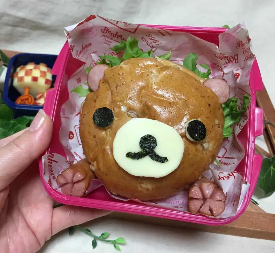 Snapdishの料理写真:リラックマ風カツバーガー🍔春休み弁当②|tsumuchiさん