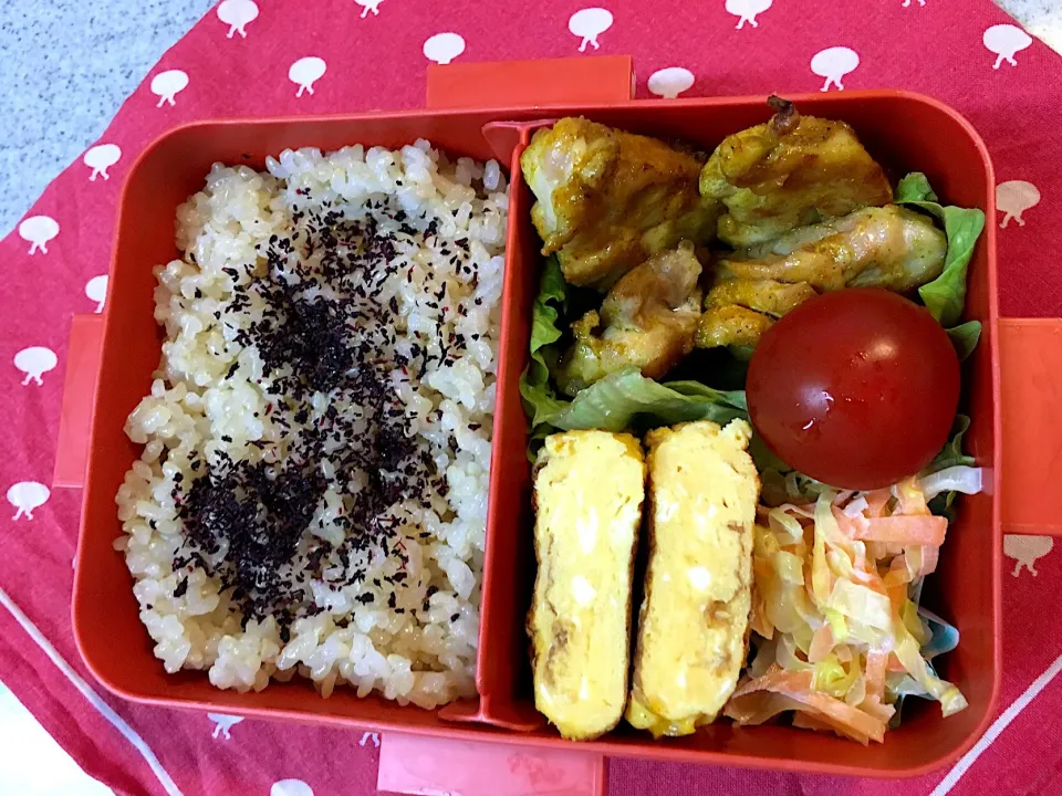 ♫3/27今日のお弁当♫〜鶏のカレー風味焼き、だし巻き卵、キャベツと人参のサラダ、プチトマト〜|Satokoさん