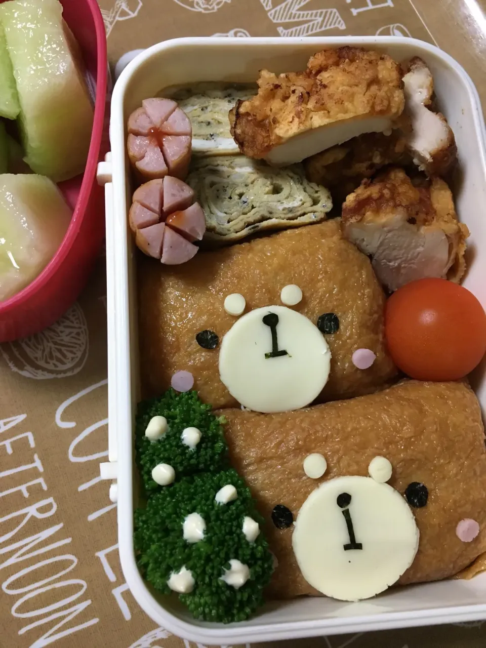 豆柴わんこ稲荷弁当
 #学童弁当 #お弁当#春休み #春休みなので久しぶりの弁当作り  #いなり寿司 #わんこ#豆柴|こむぎさん