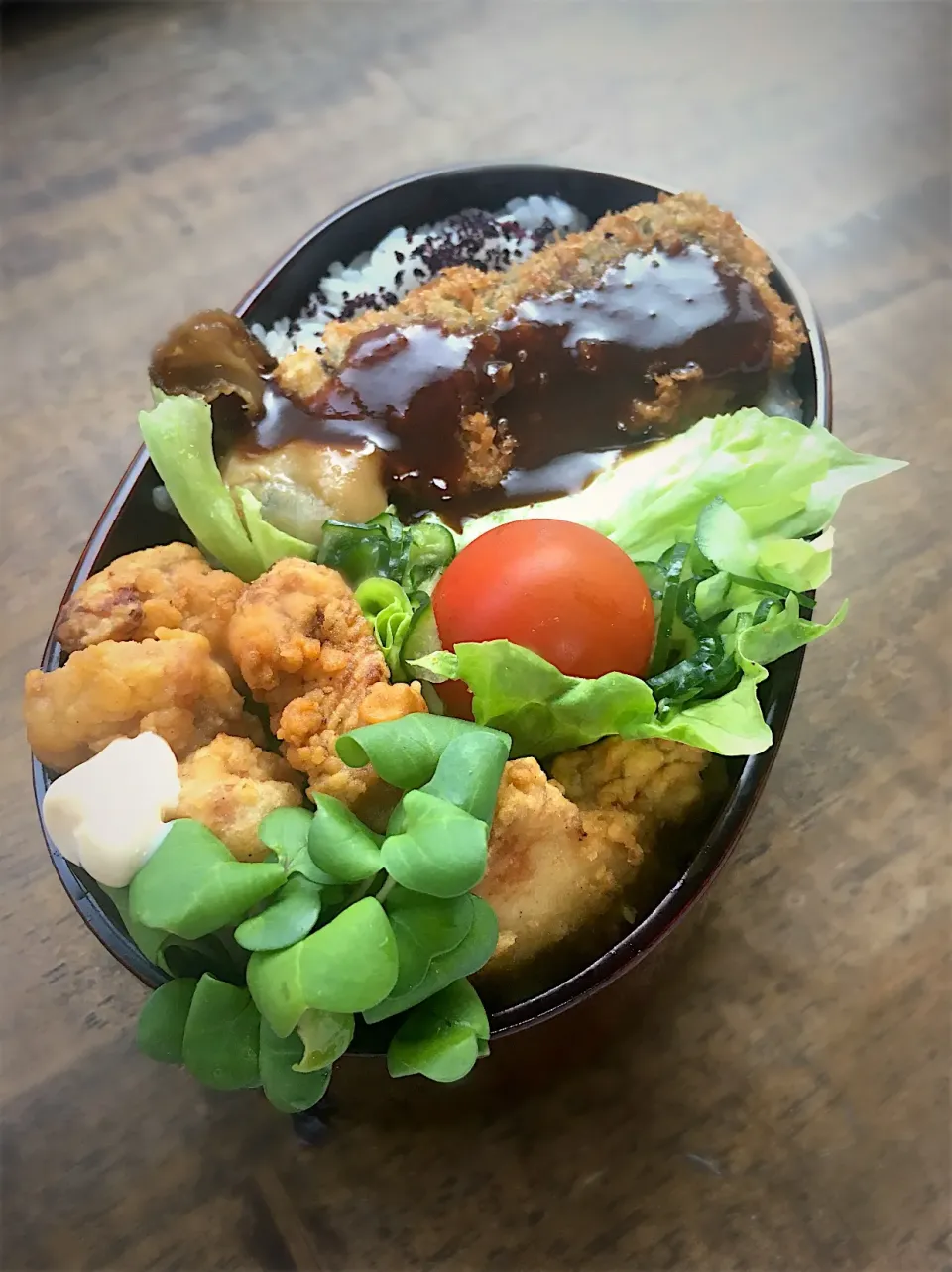 今日のお弁当
・イワシフライ
・鶏胸唐揚げ
・牡蠣の甘辛煮|akiさん