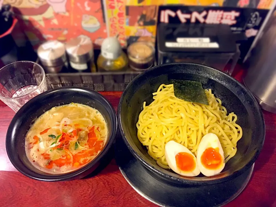 Snapdishの料理写真:味玉 濃厚豚骨つけめん(中盛・赤オイル)
@豚骨ラーメンじゃぐら高円寺店|morimi32さん